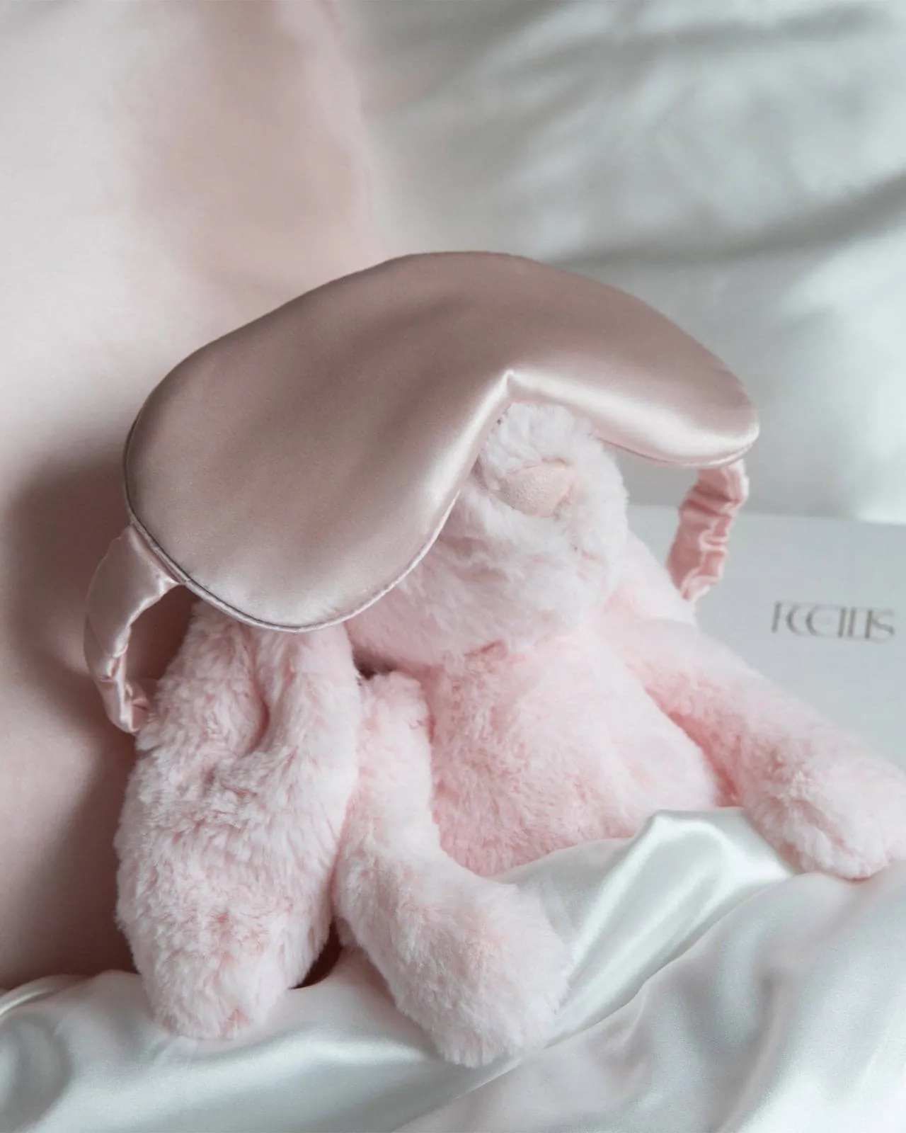 FEELITS 100% Royal Mulberry Silk. Natural Beauty Sleep Eye Mask- 22-momme Padma Pink