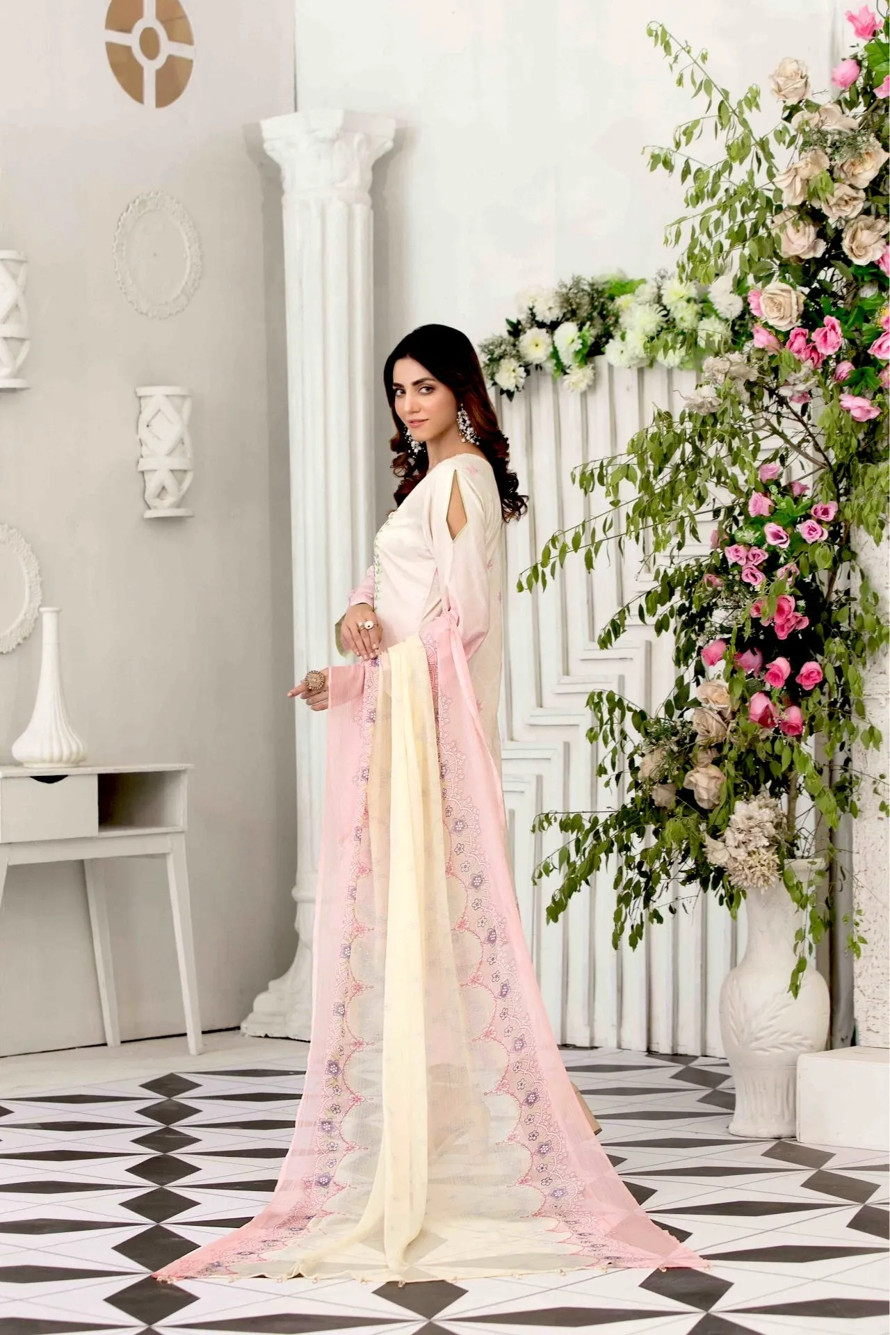 Raqami Lawn Collection by Tawakkal Fabrics – D-1606